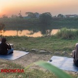 Menikmati Senja di Pinggir Sungai Brantas Jombang