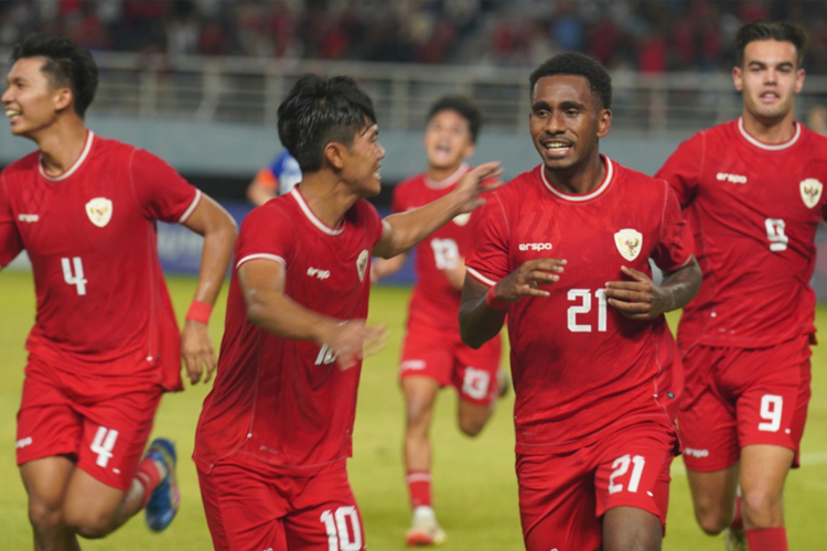 Pemain Timnas Indonesia U-19 siap adu skill dengan Malaysia di semifinal ASEAN U-19 Boys Championship 2024 di Stadion Gelora Bung Tomo, Sabtu (27/7/2024) pukul 19.30 WIB. (foto: PSSI)