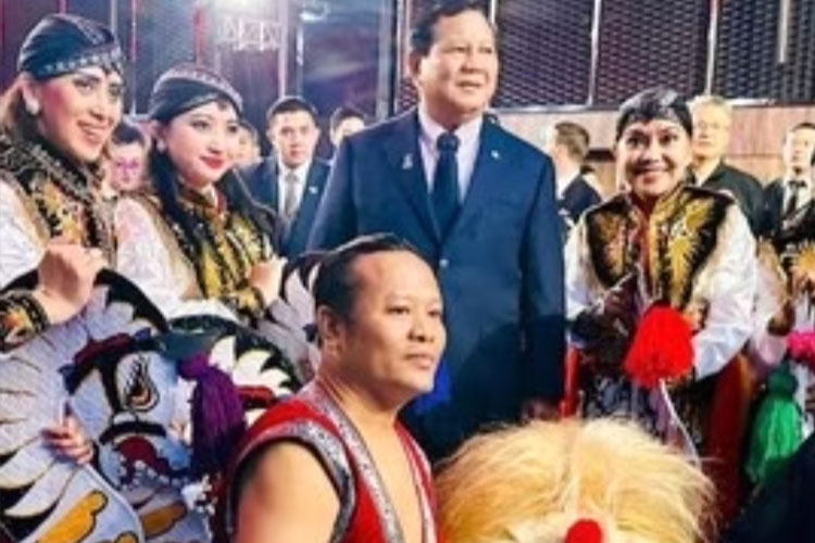 Delegasi Reog Ponorogo di Perancis. (FOTO: PLN)