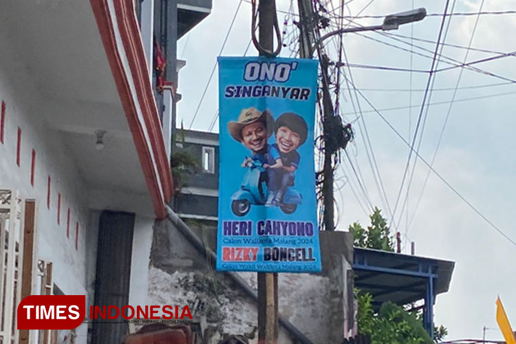 Spanduk Paslon Independen Pilkada Kota Malang, Sam HC-Rizky Boncell. (FOTO: Rizky Kurniawan Pratama/TIMES Indonesia)