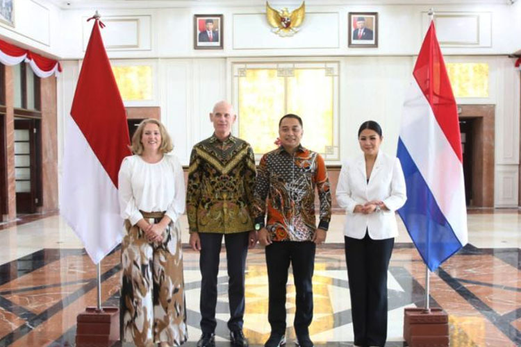 Surabaya Bahas Kerja Sama Revitalisasi Makam Peneleh dan Gedung Singa dengan Belanda
