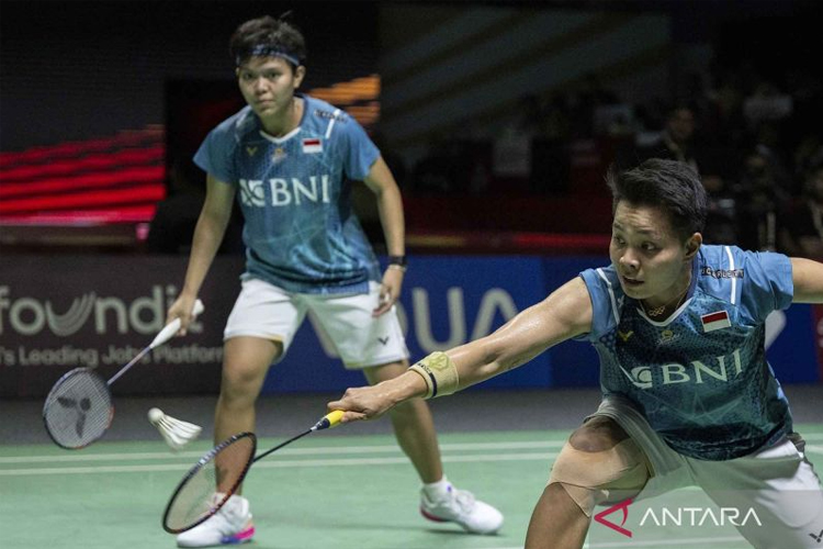 Pebulutangkis ganda putri Indonesia Apriyani Rahayu (kanan) dan Siti Fadia Silva Ramadhanti (kiri) (Foto: ANTARA FOTO/Aprillio Akbar/nym)
