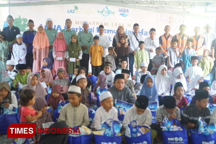 Aqua berbagi kemurnian hati, dengan anak yatim, gelar santunan