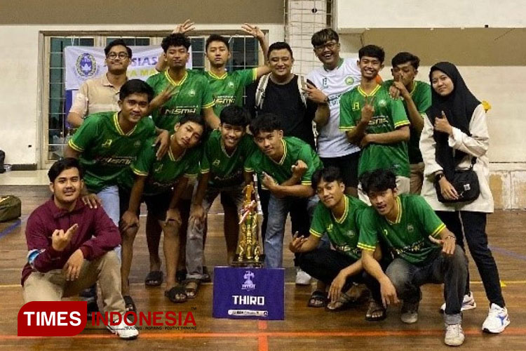 Tim Futsal Unisma Malang meraih juara 3 pada pertandingan Liga Futsal Kota Malang 2024. (FOTO: AJP TIMES Indonesia)