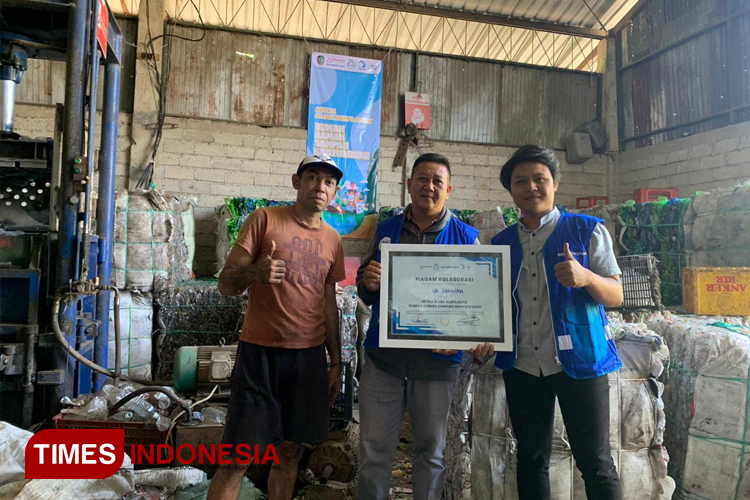 AQUA dan Pengepul Sampah di Banyuwangi Bersatu Tangani Masalah Sampah Plastik