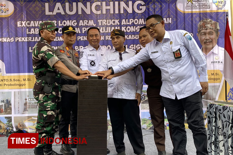 eksavator-long-arm-dan-laboratorium-3.jpg