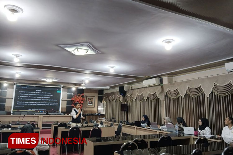 Pemaparan tutor TTE-USE, Bapak Erfan Efendi, M.Pd. (FOTO: AJP TIMES Indonesia)