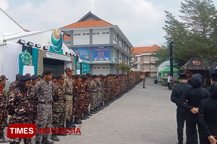 Gelar pasukan Banser Jombang untuk mengamankan Konferwil PWNU Jatim di Pesantren Tebuireng, Jombang, Jumat (2/8/2024). (FOTO: Rohmadi/TIMES Indonesia)