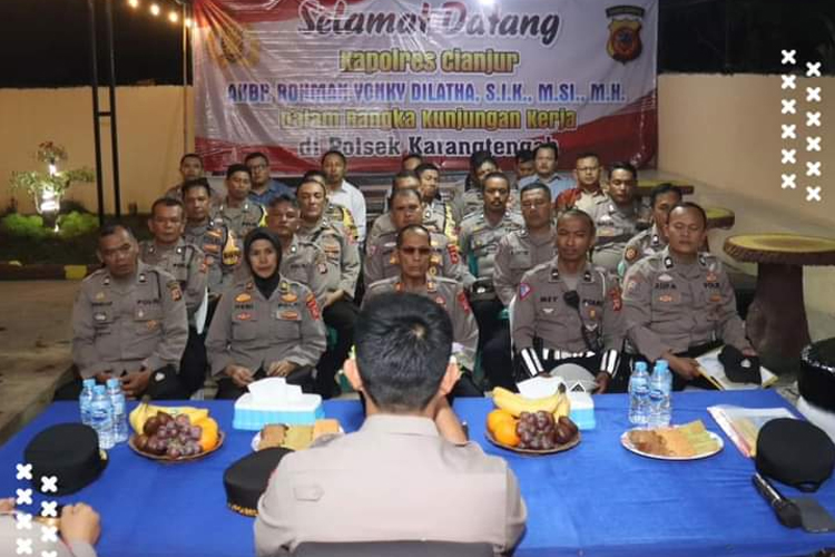 Sambangi Polsek Karangtengah, Kapolres Cianjur Tekankan Pentingnya Soliditas Sinergitas