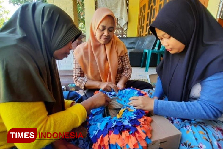 membuat-keset.jpg