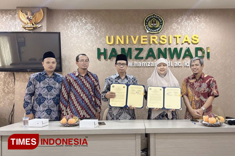 Suasana penandatanganan Memorandum of Agreement (MoA) antara Fakultas Matematika dan Ilmu Pengetahuan Alam (FMIPA) Universitas Hamzanwadidengan Fakultas Teknik Universitas Negeri Yogyakarta.(Foto: Humas Universitas Hamzanwdi)