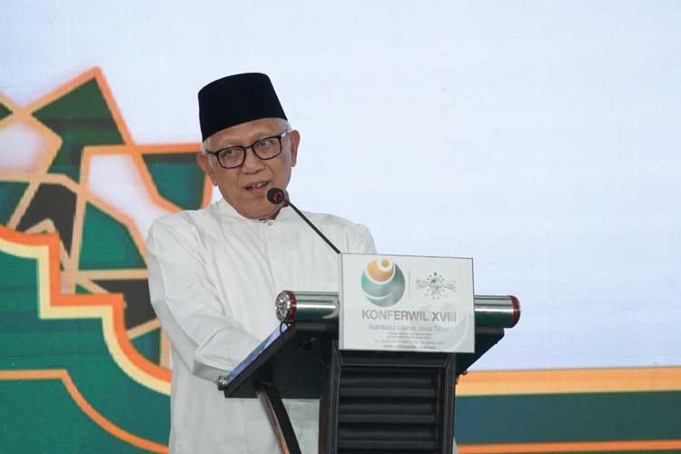 Pengasuh-Pondok-Pesantren-Lirboyo-2.jpg
