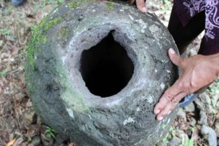 Arca-Bukit-Cikendung.jpg