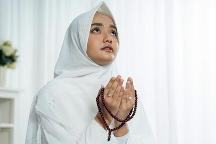 12 Adab Saat Membaca Shalawat Nariyah, Ini Selengkapnya