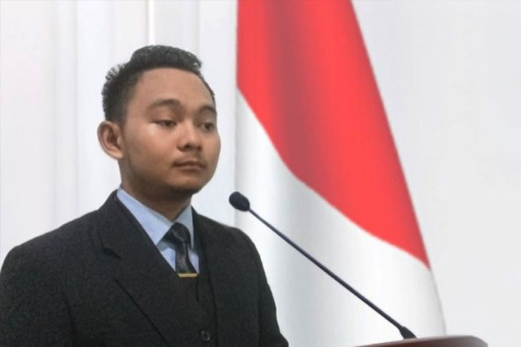 Imam Setiawan, Direktur CV Elite Training Corp dan Trainer BNSP RI, saat memberikan pelatihan dengan penuh dedikasi.