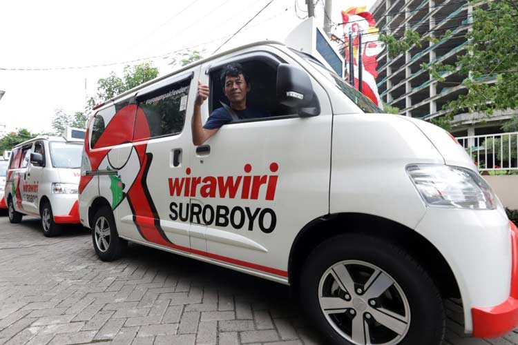 Transportasi publik Feeder WiraWiri Surabaya semakin diminati masyarakat. (Foto: Dok. Pemkot Surabaya)