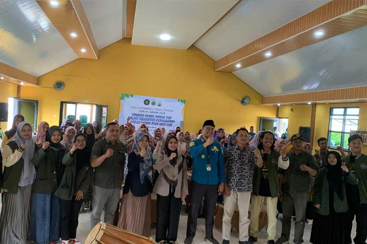 Mahasiswa KKN STAI Al-Azhary Desa Cipanas Gelar Seminar Edukasi Peran Orangtua dalam Mengatur Penggunaan Gadget