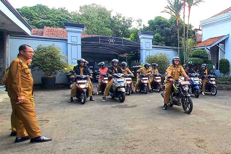 Sepeda motor baru dari pemkab Banjarnegara untuk perangkat desa Sijenggung Kecamatan Banjarmangu Kabupaten Banjarnegara. (FOTO: Dok Kominfo for TIMES Indonesia)