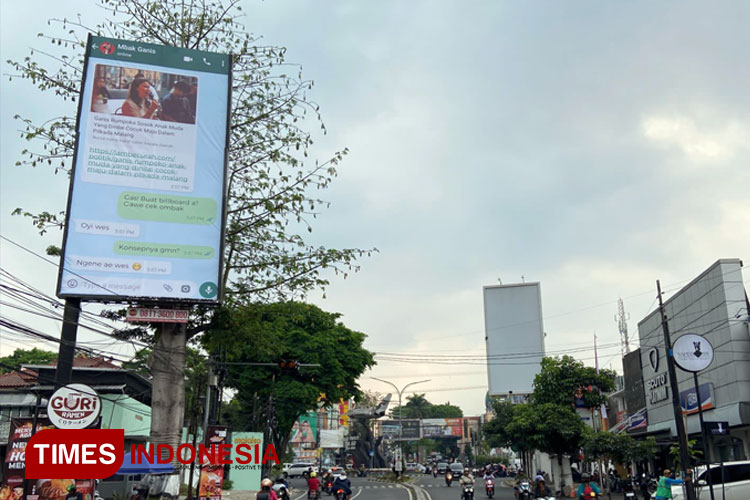 Billboard Ganis Rumpoko maju Pilkada Malang di kawasan Jalan Borobudur, Kota Malang. (Foto: Rizky Kurniawan Pratama/TIMES Indonesia)