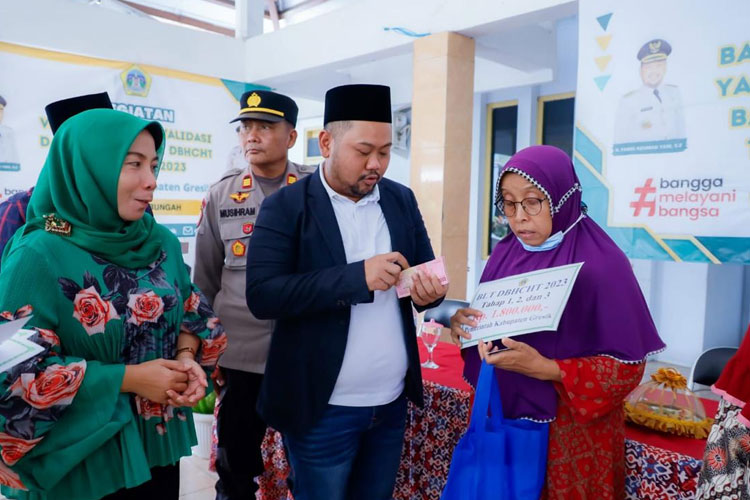 Bupati-Gresik-2.jpg