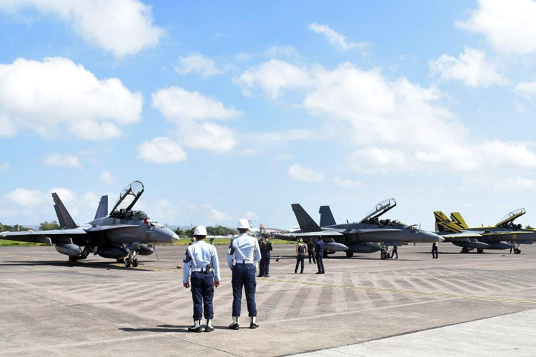 Belasan pesawat tempur milik Amerika Serikat, Malaysia, dan Thailand mendarat dan transit di landasan Base Ops Pangkalan TNI Angkatan Udara (Lanud) I Gusti Ngurah Rai. (Foto: dok Lanud Ngurah Rai for TIMES Indonesia)