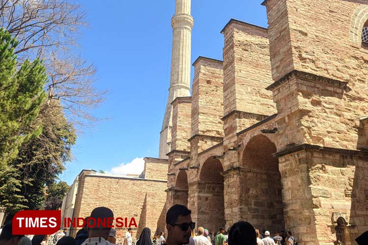 Kemegahan-Masjid-Aya-Sofya-c.jpg