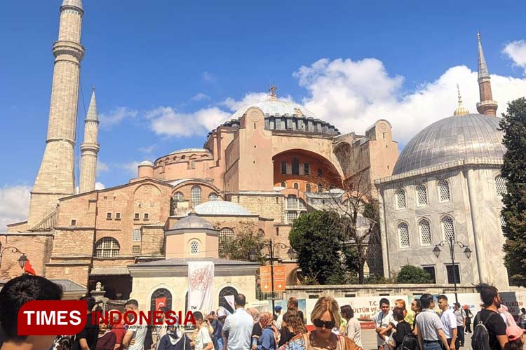 Kemegahan Masjid Aya Sofya di Istanbul, Turki. (FOTO: Yusuf Arifai/TIMES Indonesia)