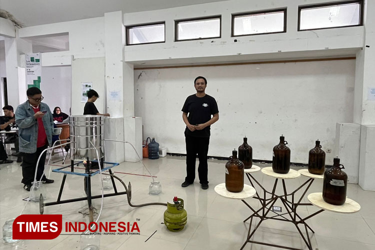 Menggali Kedalaman Emosi dalam Seni Instalasi ala Izzadith Taqwa Ramadhani