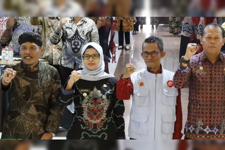 Bupati Blitar, Rini Syarifah, membuka Rapat Koordinasi Pengawasan Desa (Rakorwasdes) Tahun 2024. (FOTO: Diskominfo Pemkab Blitar)