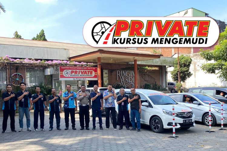Suyanto bersama rekan-rekan Private. (FOTO: AJP TIMES Indonesia)