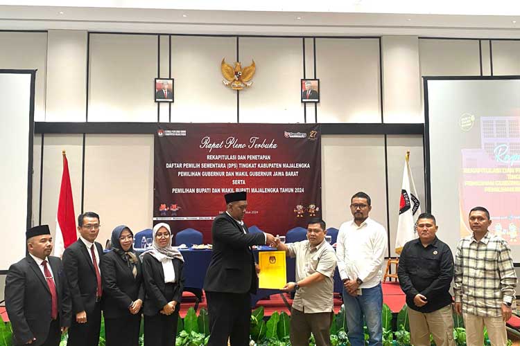 Bawaslu Majalengka melakukan pengawasan pleno terbuka KPU Kabupaten Majalengka dalam penetapan DPS. (FOTO: Bawaslu for TIMES Indonesia)