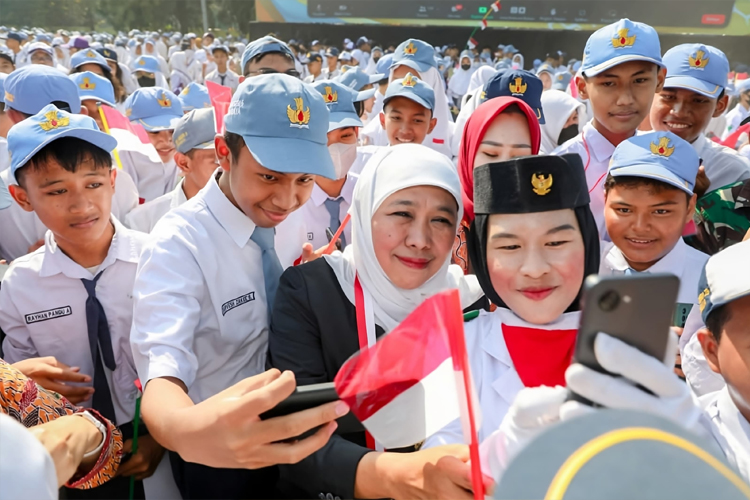 Ini Pesan Khofifah di Hari Remaja Internasional
