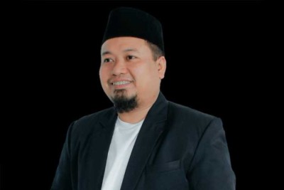 Berikut Profil Lora As'ad Bakal Calon Pendamping Ra Hamid di Pilkada ...