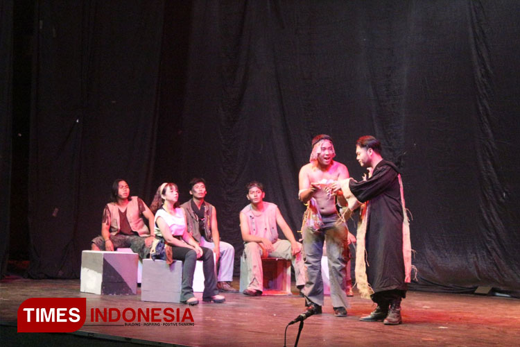 Pertunjukan-seni-teater-3.jpg