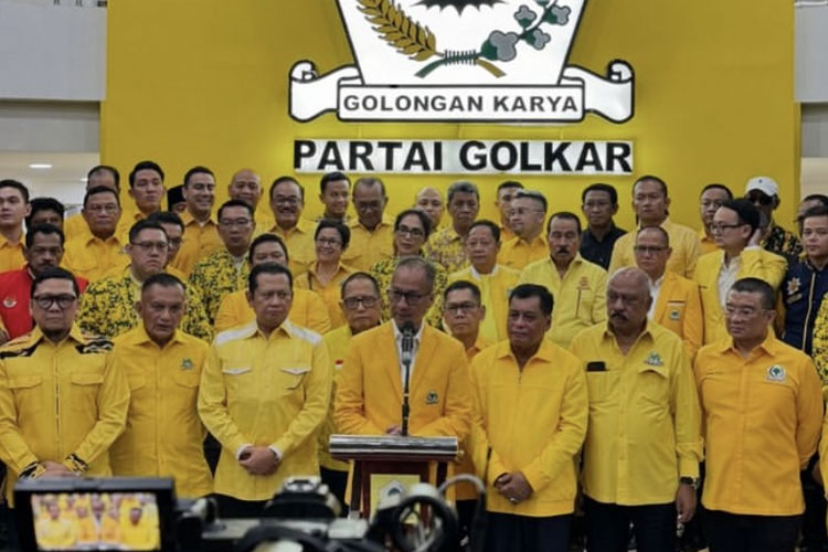 Profil Agus Gumiwang Kartasasmita, Plt Ketua Umum Partai Golkar