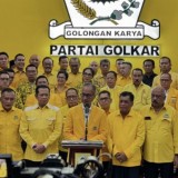 Profil Agus Gumiwang Kartasasmita, Plt Ketua Umum Partai Golkar