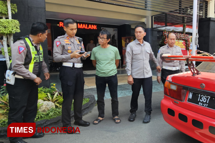 Polisi Tindak Pengendara di Malang, Pakai Lampu Blitz