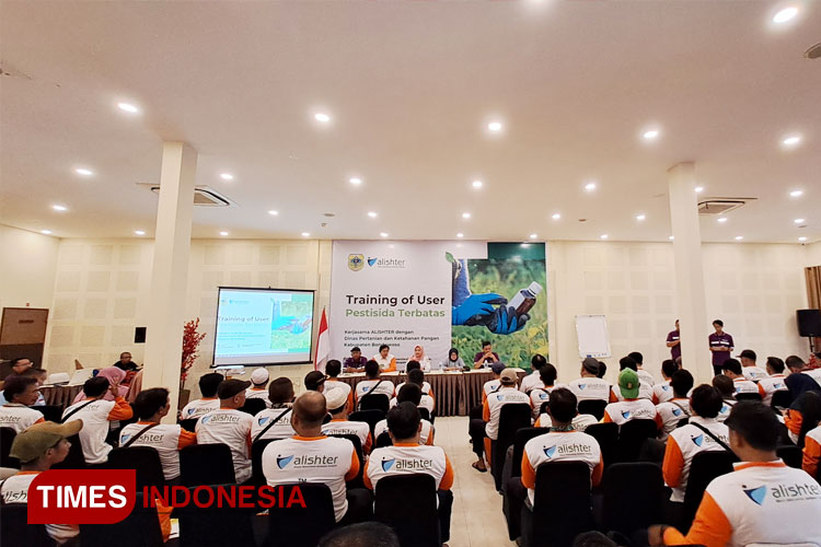 Kegiatan pelatihan penggunaan pestisida kepada petani di Kabupaten Bondowoso Jawa Timur (FOTO: Moh Bahri/TIMES Indonesia)