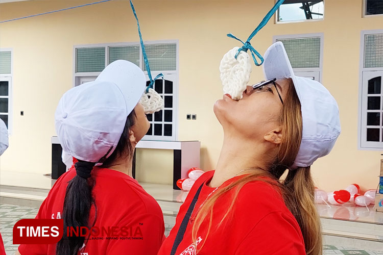 Lomba-makan-kerupuk.jpg