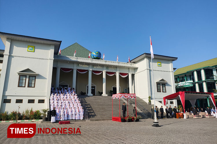 Upacara HUT ke-79 RI, At-Taqwa Bondowoso Bak di Istana Merdeka
