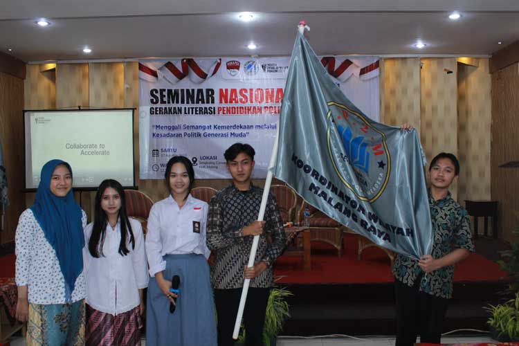 Pelantikan Korwil Blok Politik Pelajar Merdeka di Wilayah Malang Raya, Sabtu (17/8/2024). (foto: dok BP2M)