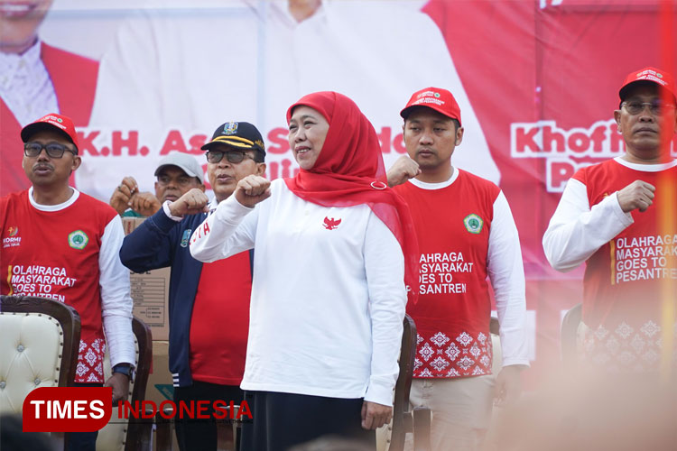 Lomba dan Olahraga Tradisional di Amanatul Ummah, Khofifah: Jiwa Raga Sehat, Ibadah Meningkat