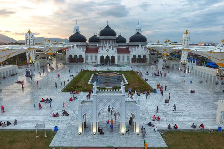 Masjid-Raya-Baiturrahman.jpg