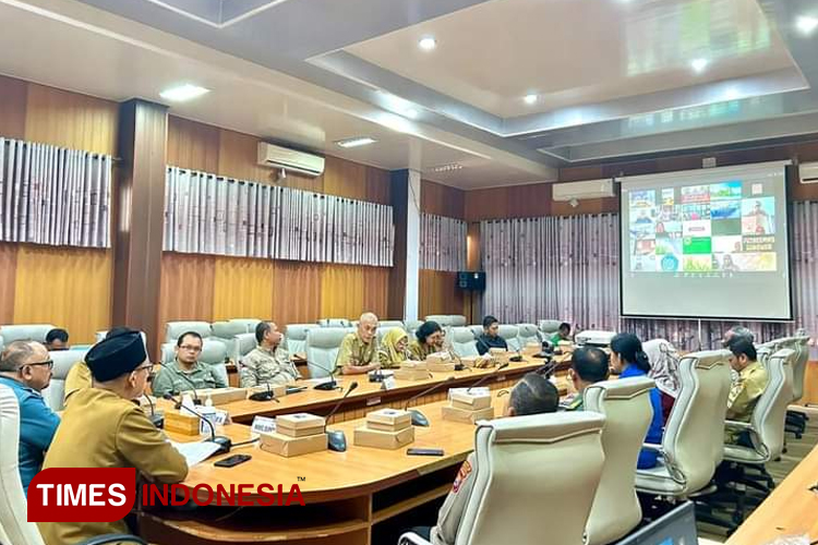 Pertemuan antara tim verifikator ODF dengan Wabup Jember. (M. Abdul Basid/TIMES Indonesia)