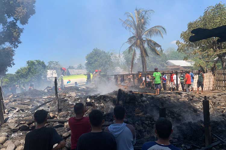 Rumah Adat dan Benda-Benda Pusaka di Kampu Adat Loloan Lombok Utara Ludes Terbakar