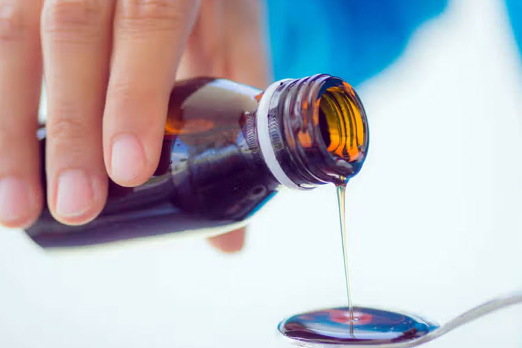 Ilustrasi obat batuk sirup. (Foto: standard.co.uk)