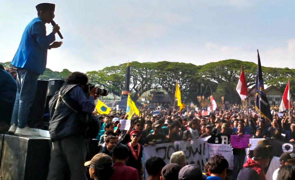 Demonstrasi Tolak Revisi Uu Pilkada Di Kota Malang Berujung Ricuh Times Indonesia