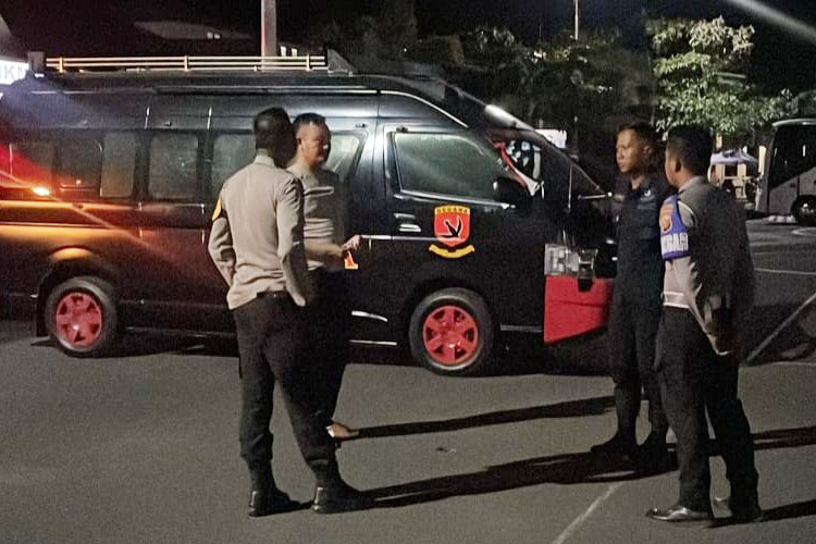Sejumlah-personel-polisi-dan-Jibom-Sat-Brimob.jpg