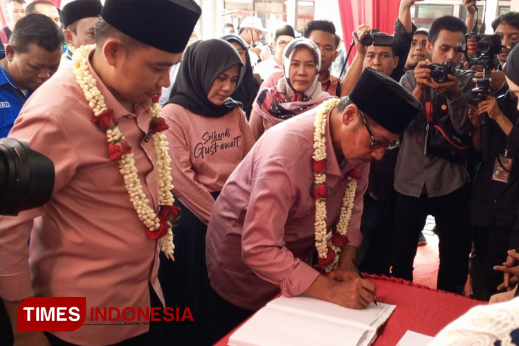 Pasangan Gus Fawait-Djoko Susanto jadi Pendaftar Cabup dan Cawabup Jember Pertama di KPU