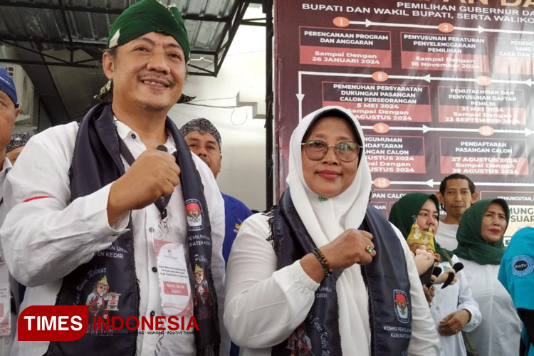 Diawali Prosesi Pecah Kendil, Deny-Mudawamah Daftarkan Diri ke KPU Kabupaten Kediri